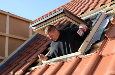 Pose de fenêtres de toit Velux à Port-Lesney